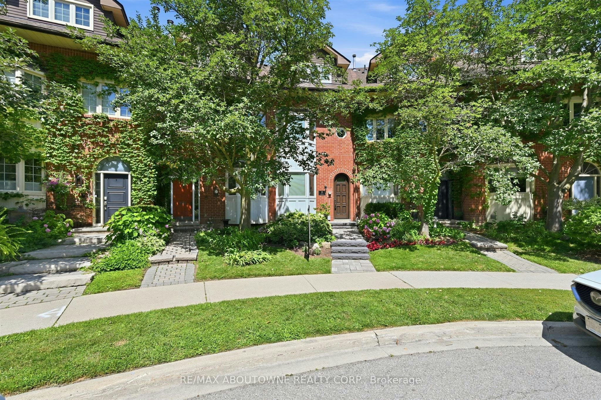 25 Southwind Terrace, Oakville, ON, L6L 6K6
