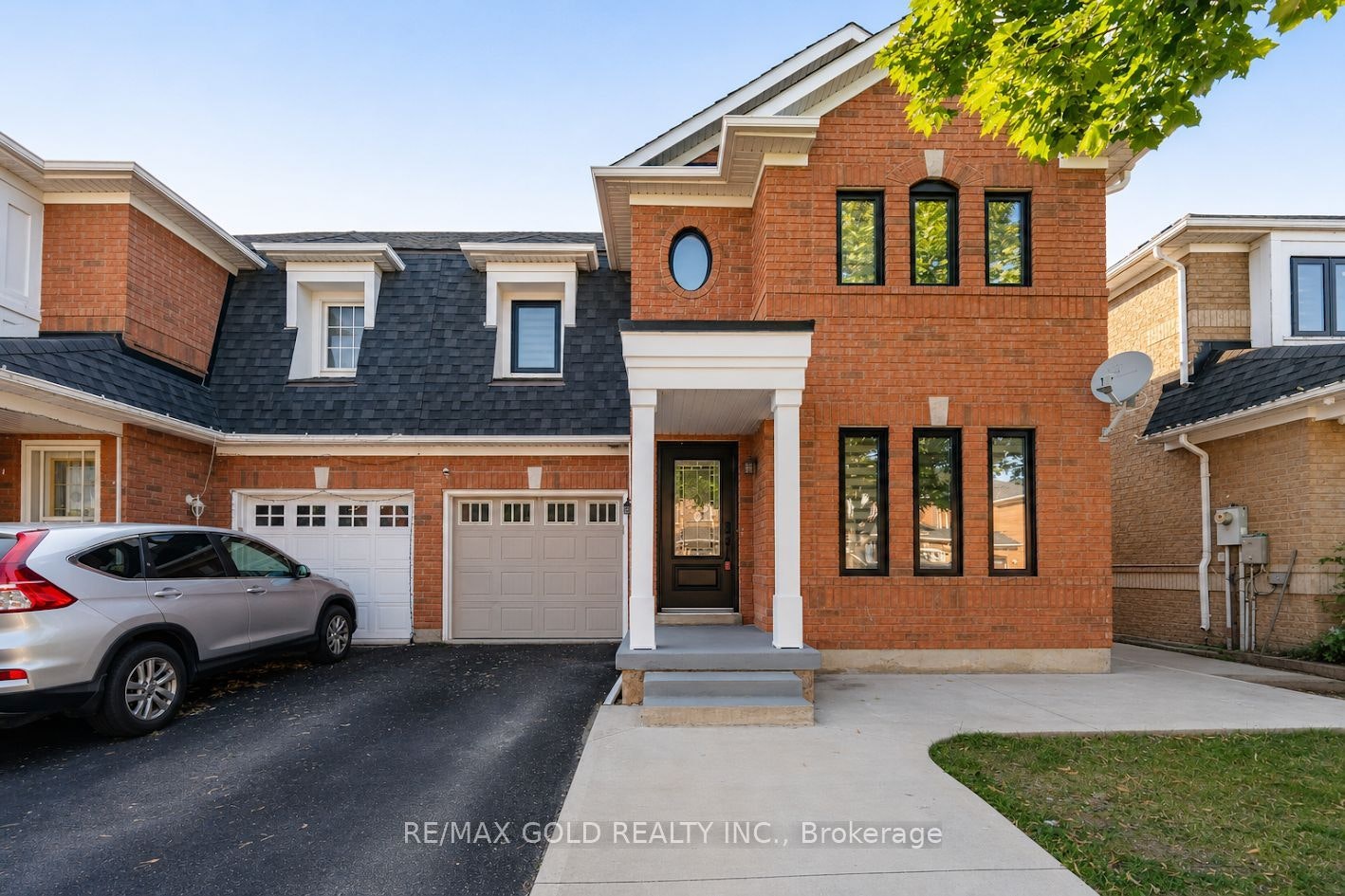 61 Saintsbury Crescent, Brampton, ON, L6R 2V9
