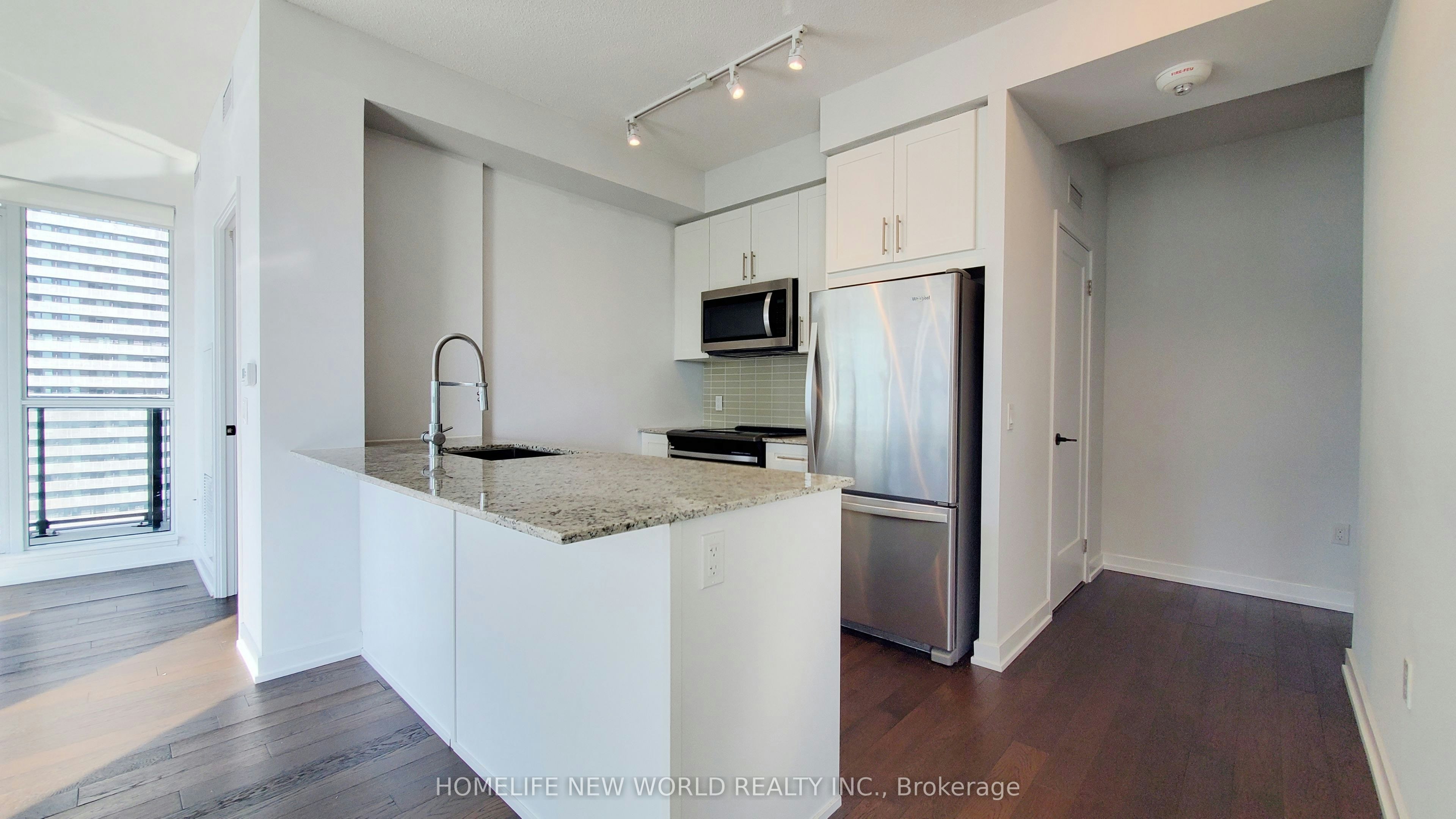 2015-4055 Parkside Village Drive, Mississauga, ON, L5B 0K8 - 9