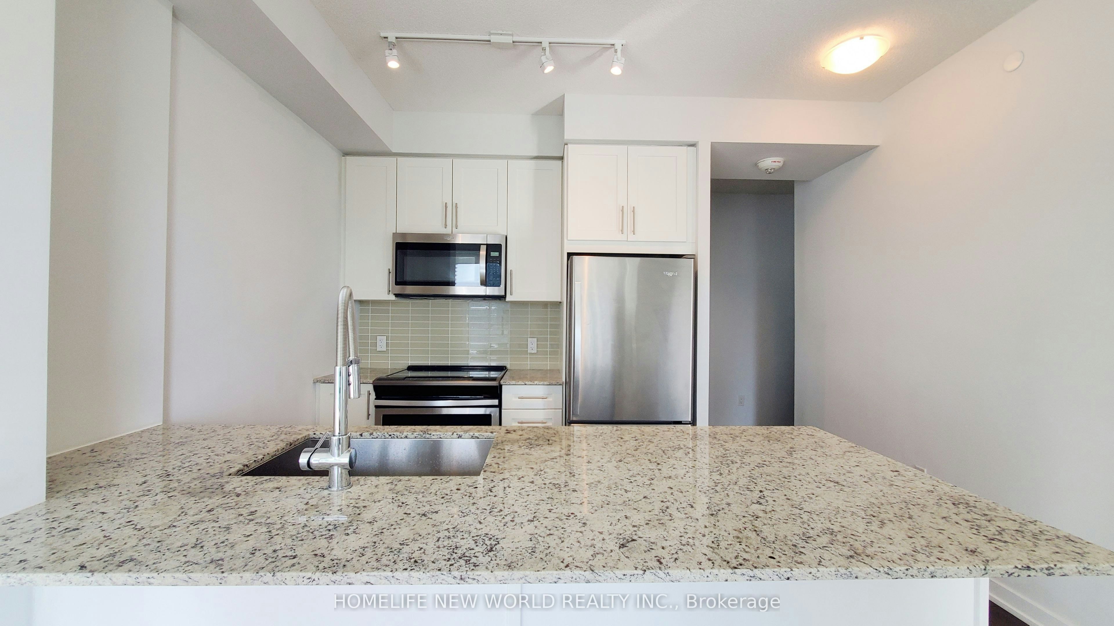2015-4055 Parkside Village Drive, Mississauga, ON, L5B 0K8 - 10