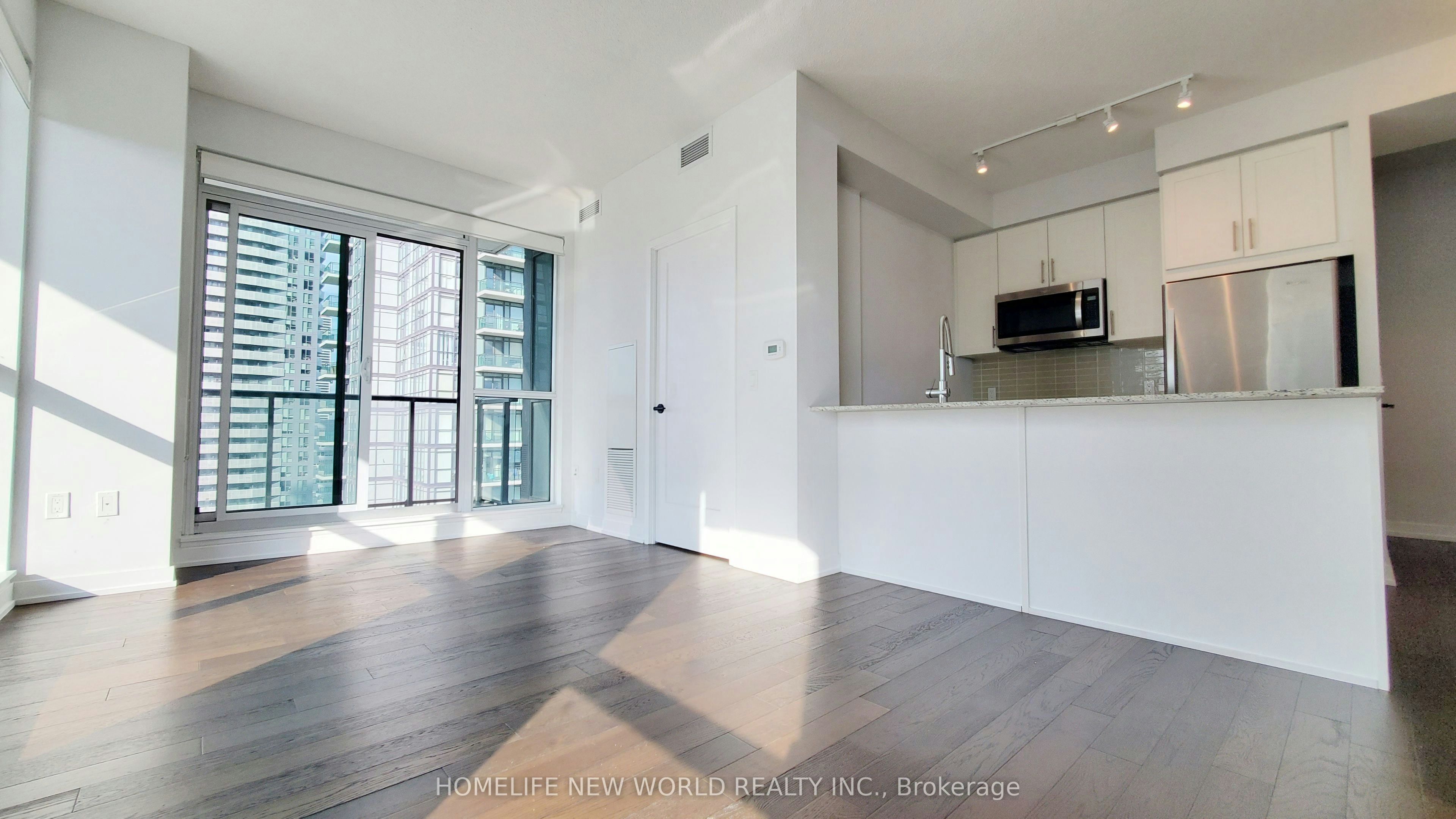 2015-4055 Parkside Village Drive, Mississauga, ON, L5B 0K8 - 5
