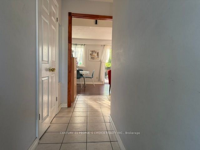 10 Juliana Square, Brampton, ON, L6S 2L4 - 2