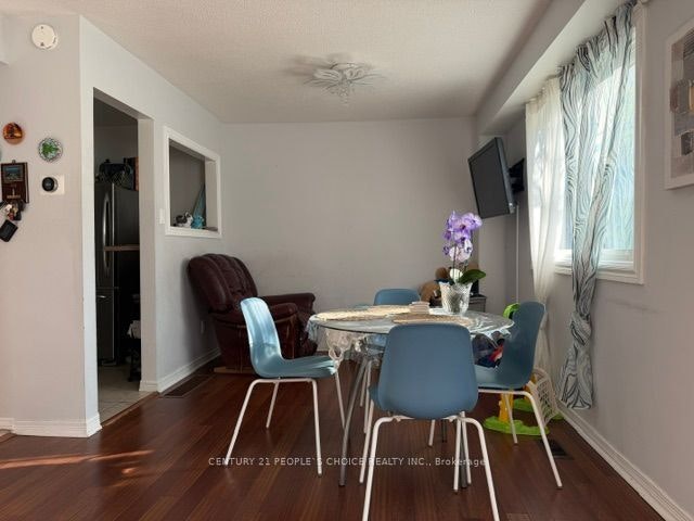 10 Juliana Square, Brampton, ON, L6S 2L4 - 8