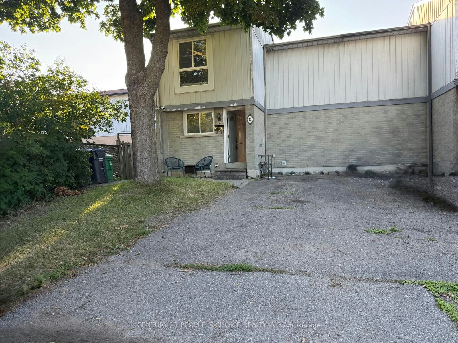 10 Juliana Square, Brampton, ON, L6S 2L4