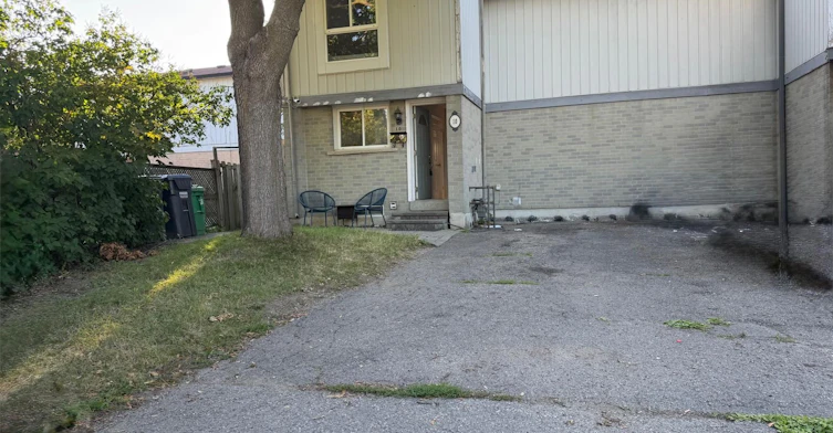 10 Juliana Square, Brampton, ON, L6S 2L4