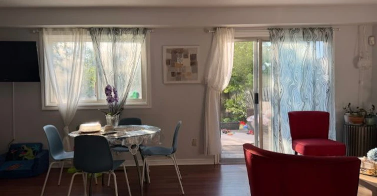10 Juliana Square, Brampton, ON, L6S 2L4 - 4