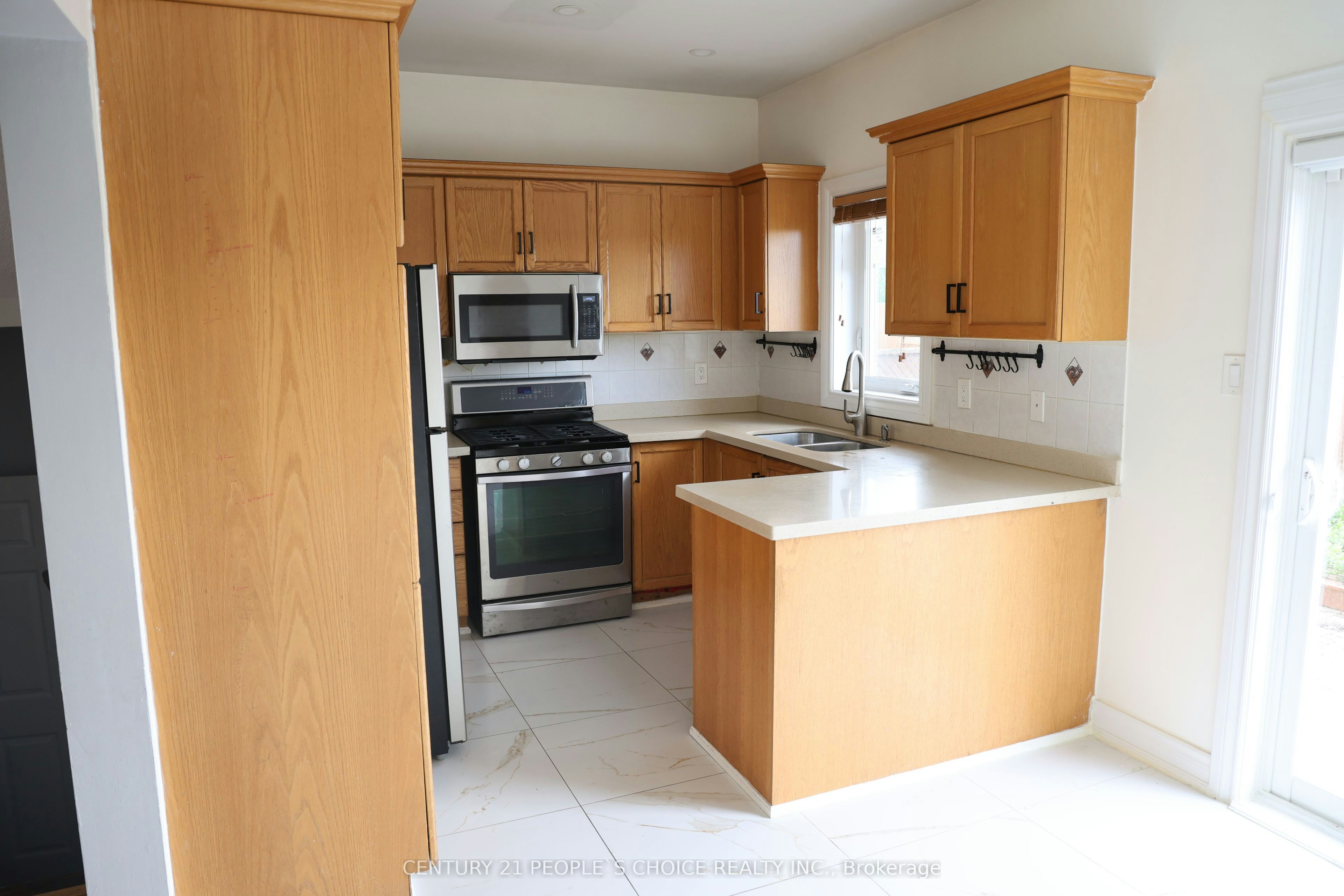 43 Beachsurf Road, Brampton, ON, L6R 2R4 - 6