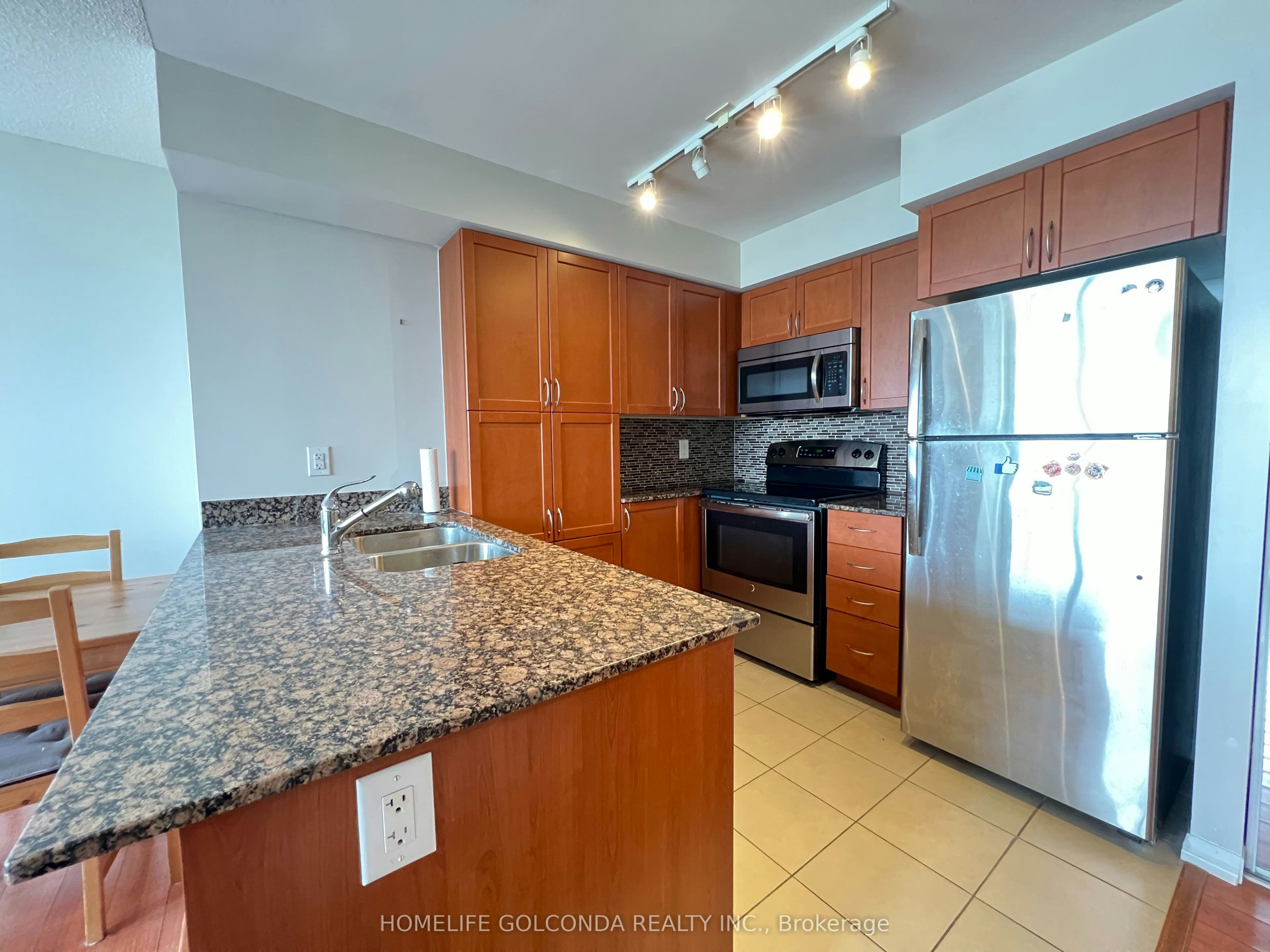 902-830 Lawrence Avenue W, Toronto, ON, M6A 0B6 - 3