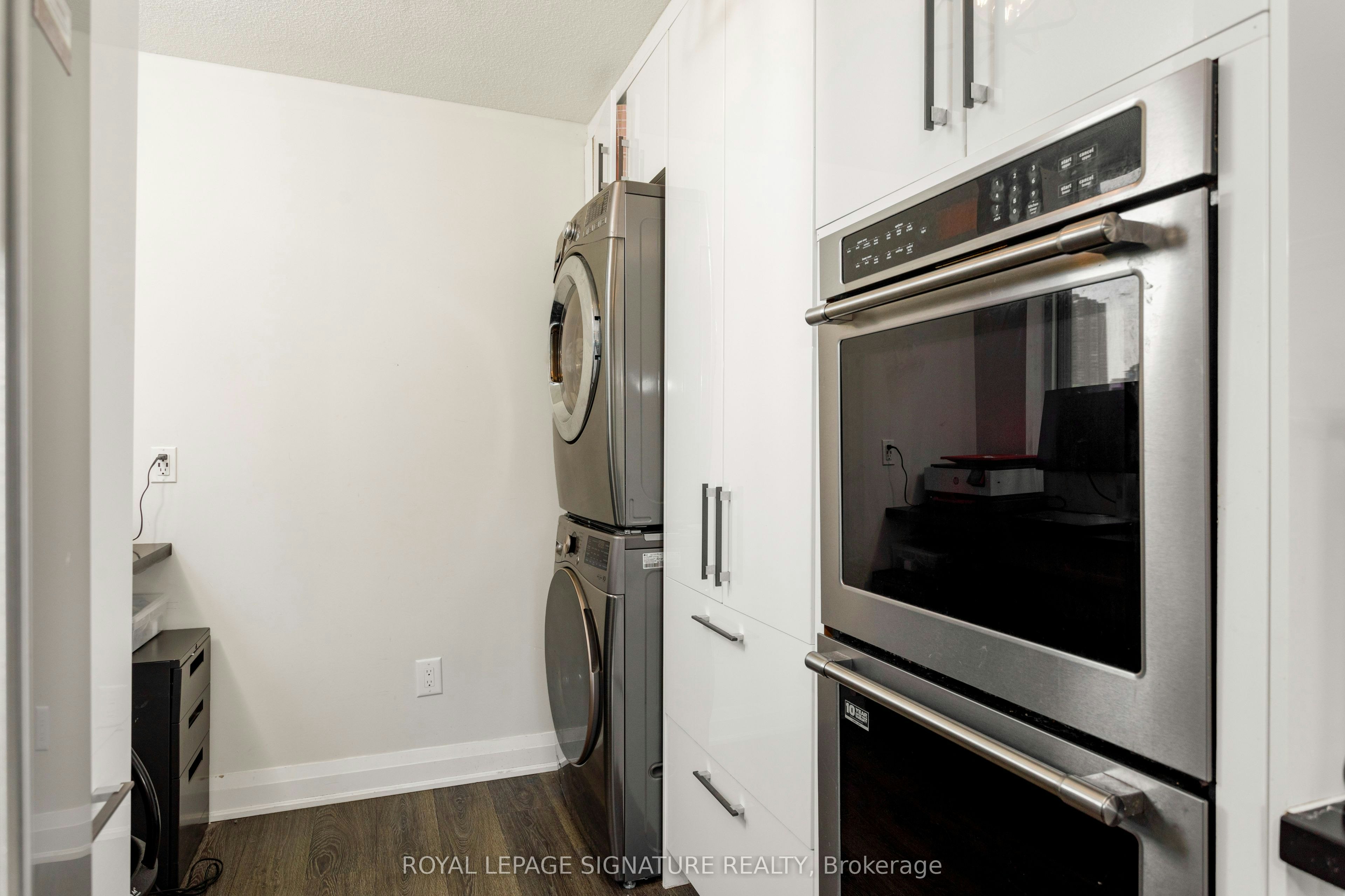 302-35 Ormskirk Avenue, Toronto, ON, M6S 1B2 - 7