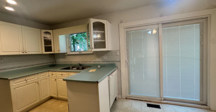 2063 Waters Edge Drive, Oakville, ON, L6L 1A3 - 9