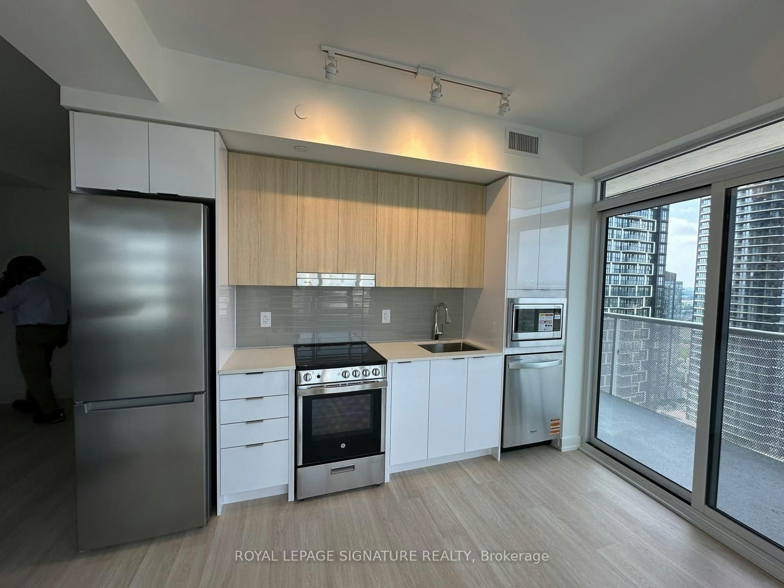 2208-5105 Hurontario Street, Mississauga, ON, L4Z 0C9 - 8