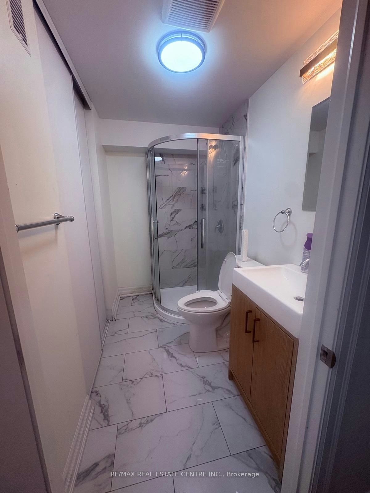 4 Continental Road W, Brampton, ON, L7A 2H5 - 8