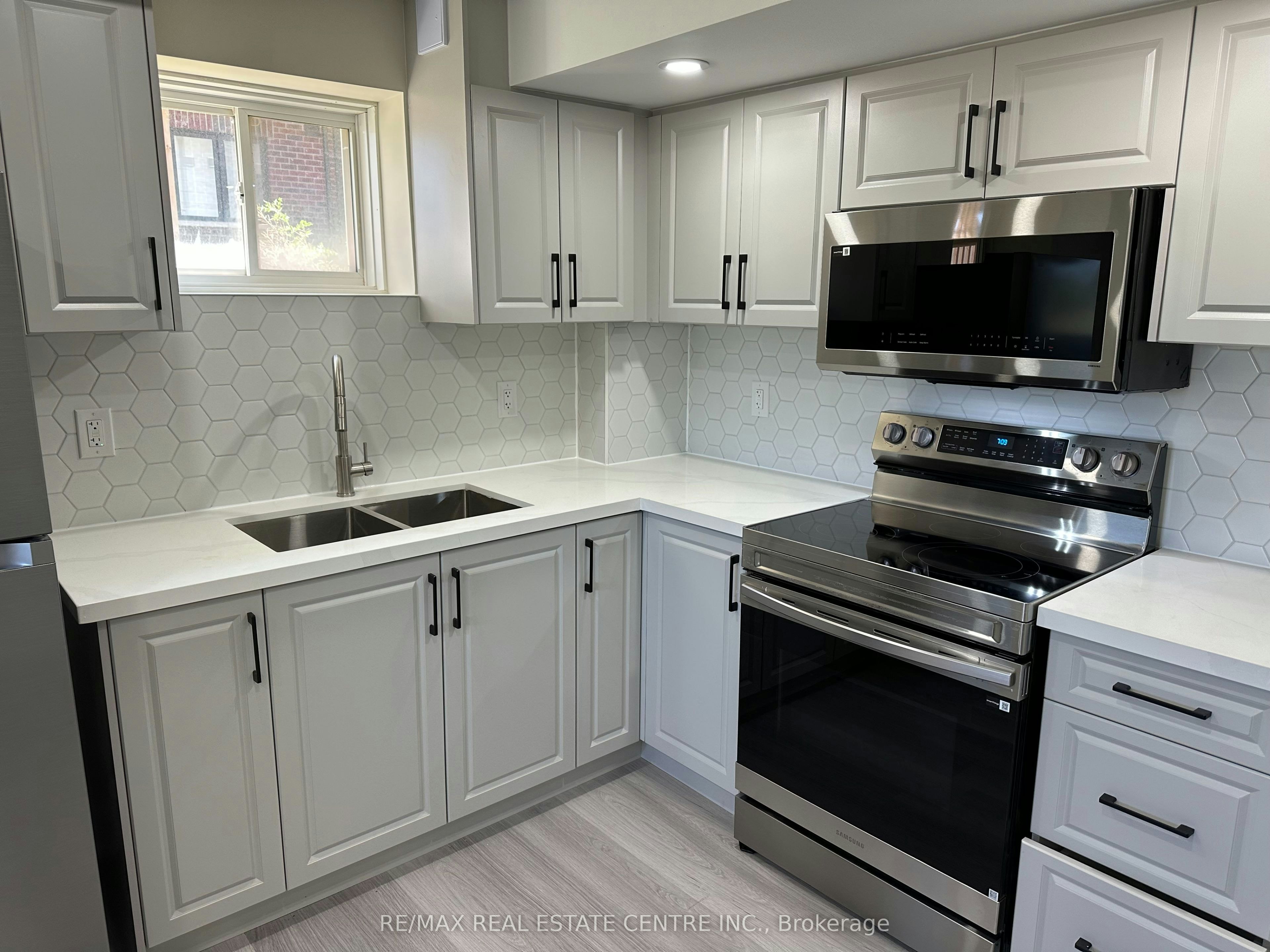 1316 Kaniv Street, Oakville, ON, L6M 5R3 - 3