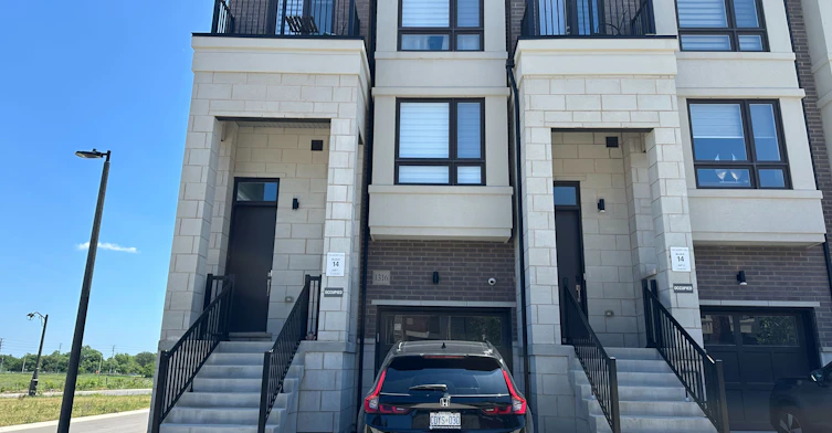 1316 Kaniv Street, Oakville, ON, L6M 5R3