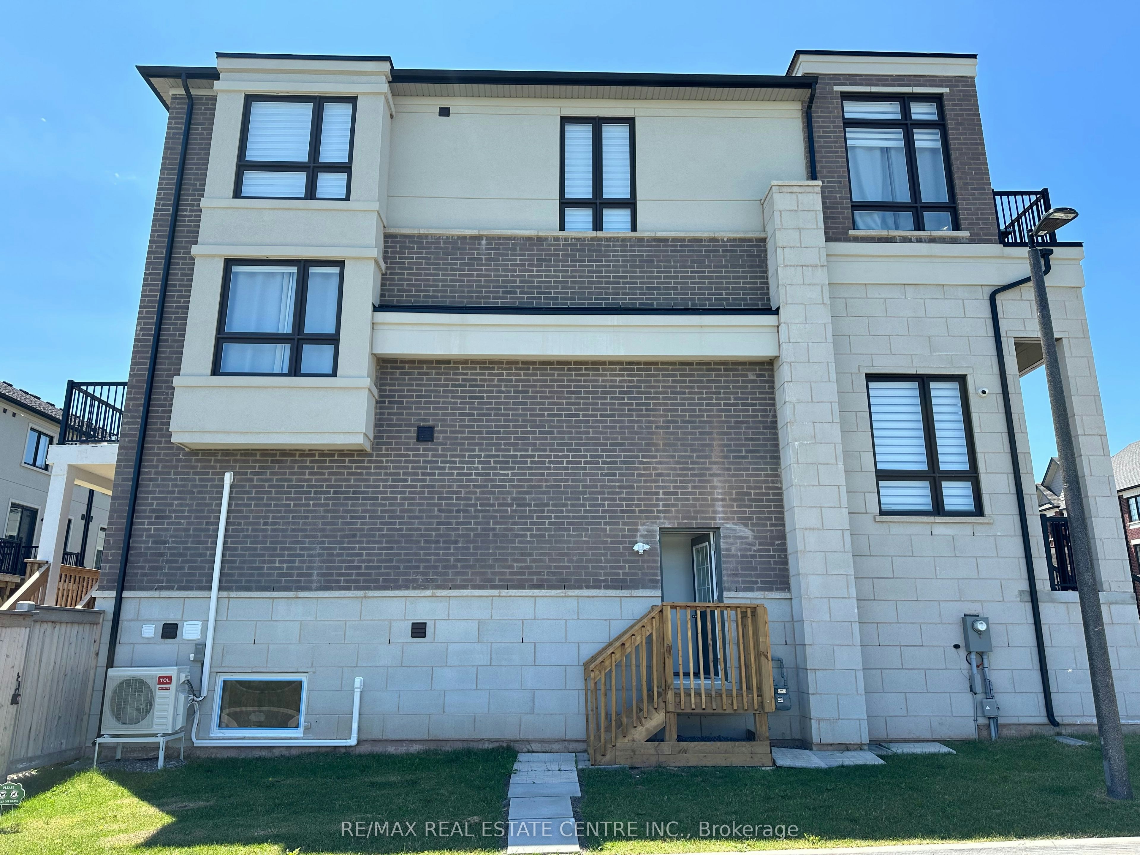 1316 Kaniv Street, Oakville, ON, L6M 5R3 - 2