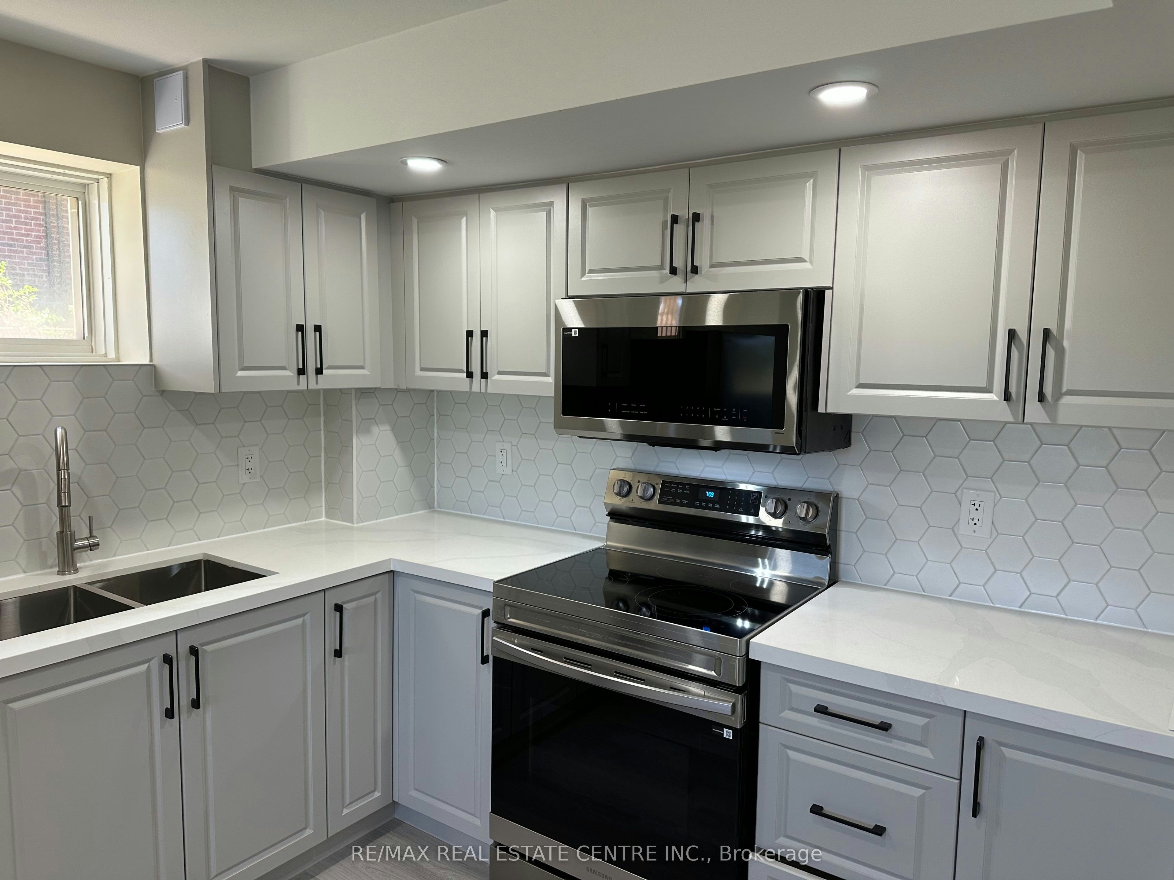 1316 Kaniv Street, Oakville, ON, L6M 5R3 - 4