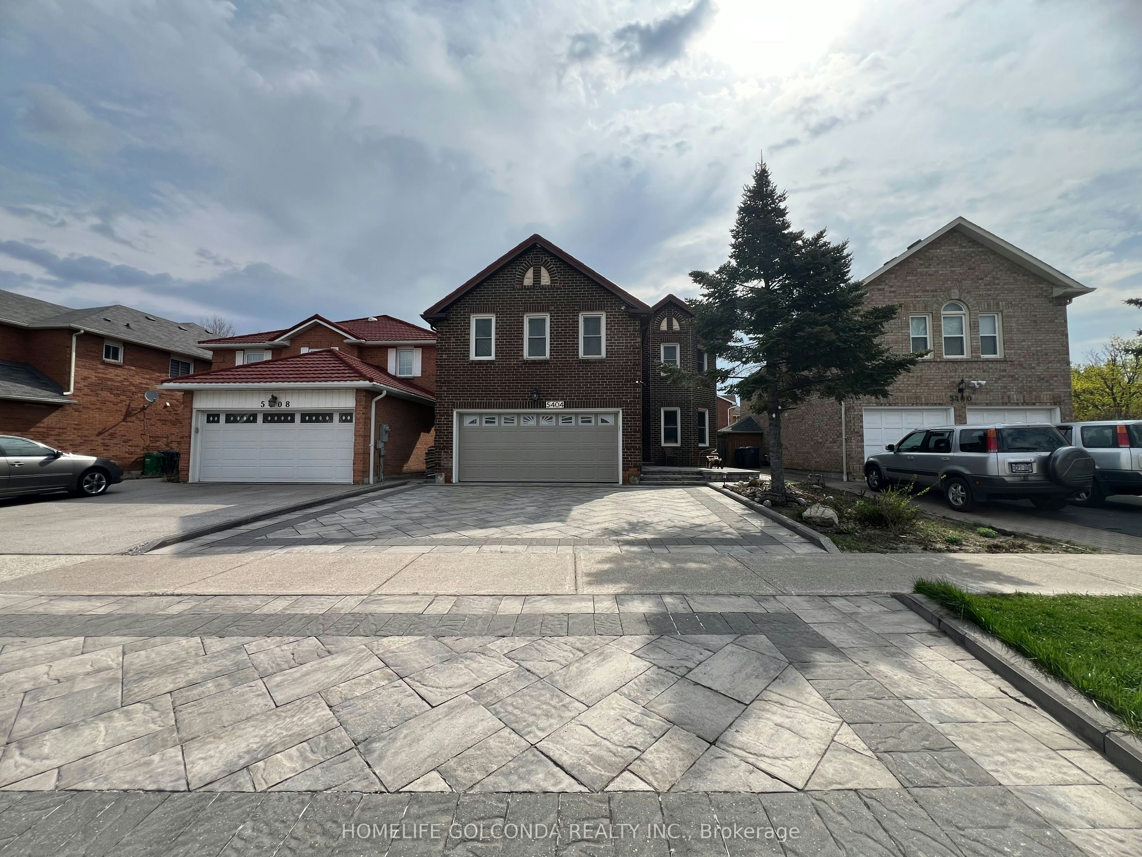 Upper-5404 Heritage Hills Boulevard, Mississauga, ON, L5R 2J4
