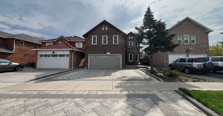Upper-5404 Heritage Hills Boulevard, Mississauga, ON, L5R 2J4