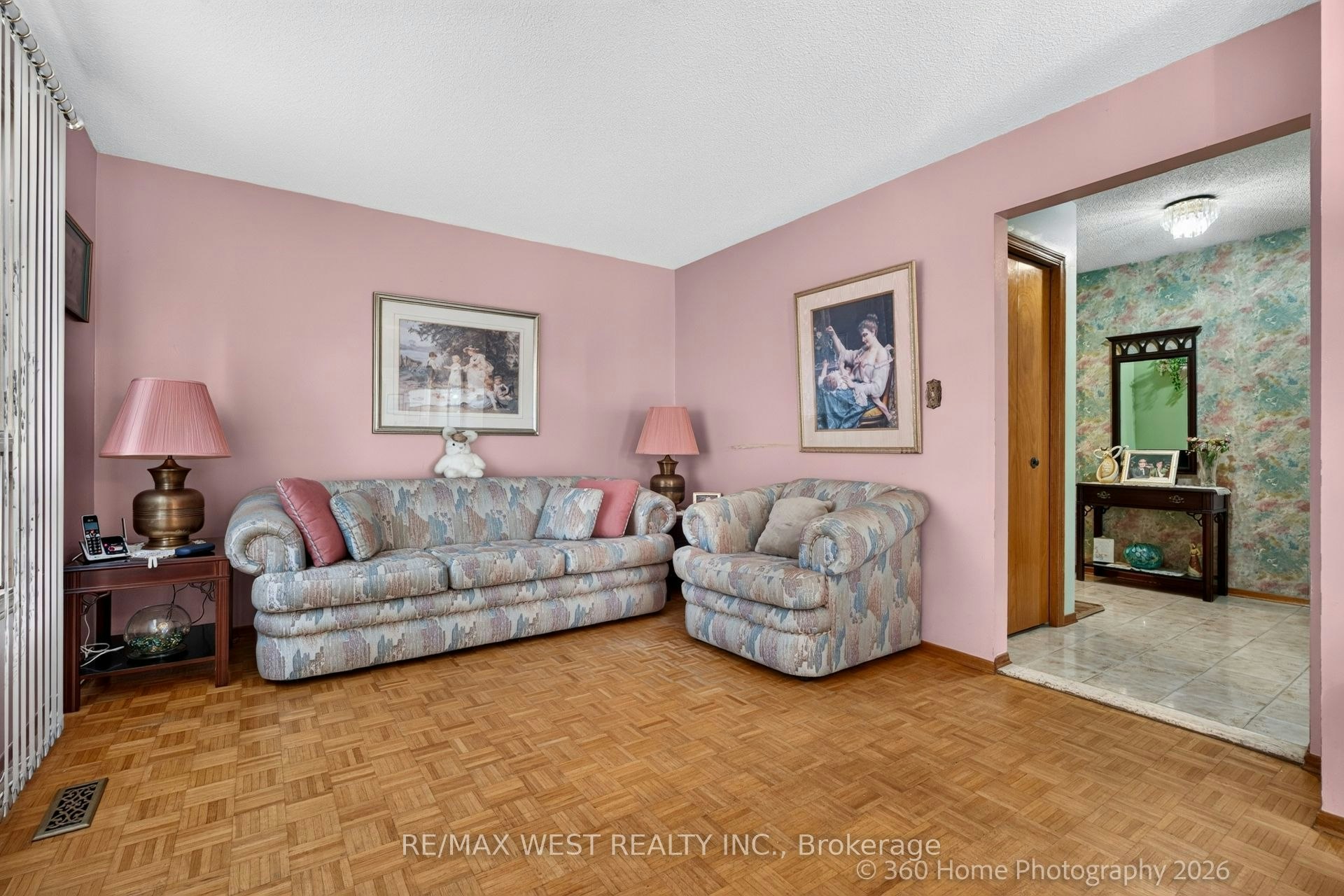 4157 Ottewell Crescent, Mississauga, ON, L4W 4A4