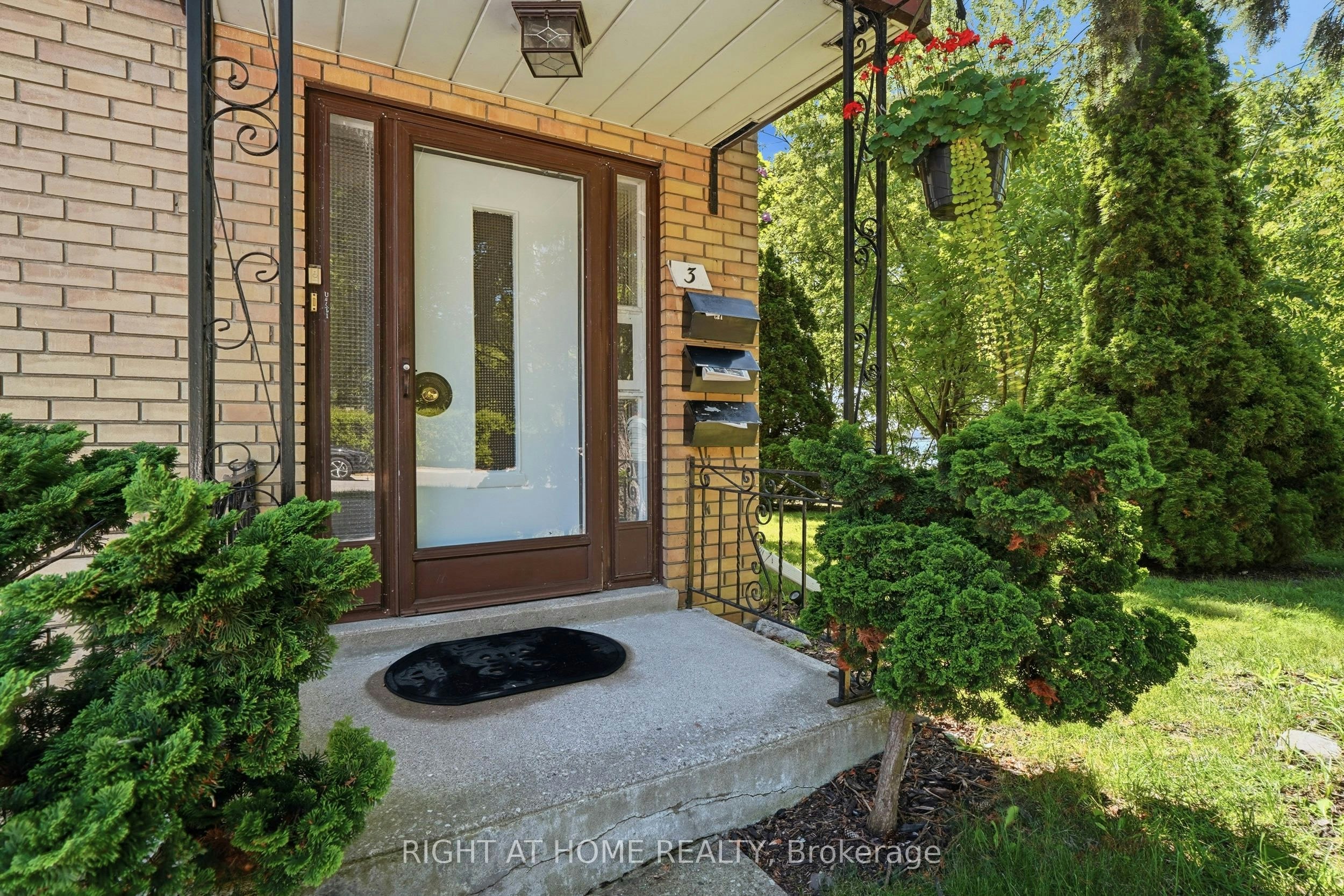 3 Carlis Place, Mississauga, ON, L5G 1A8 - 5