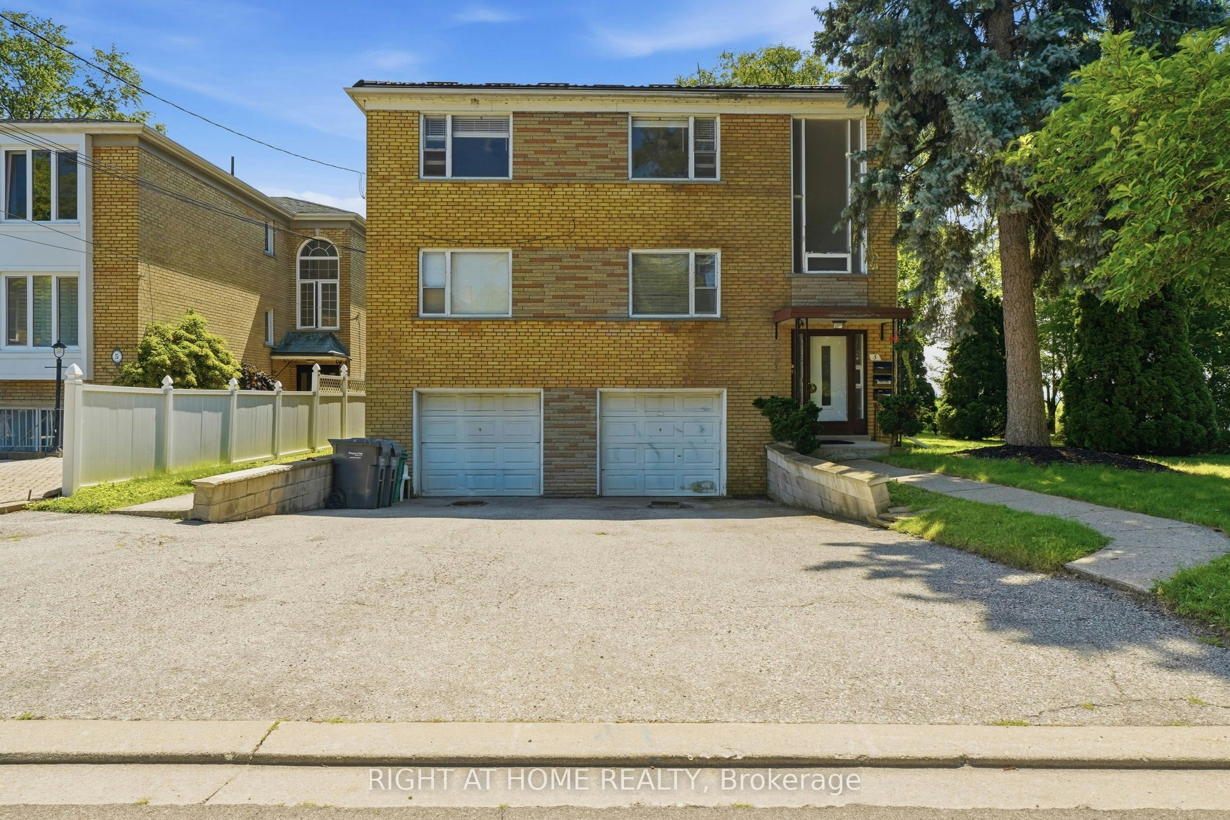3 Carlis Place, Mississauga, ON, L5G 1A8 - 3