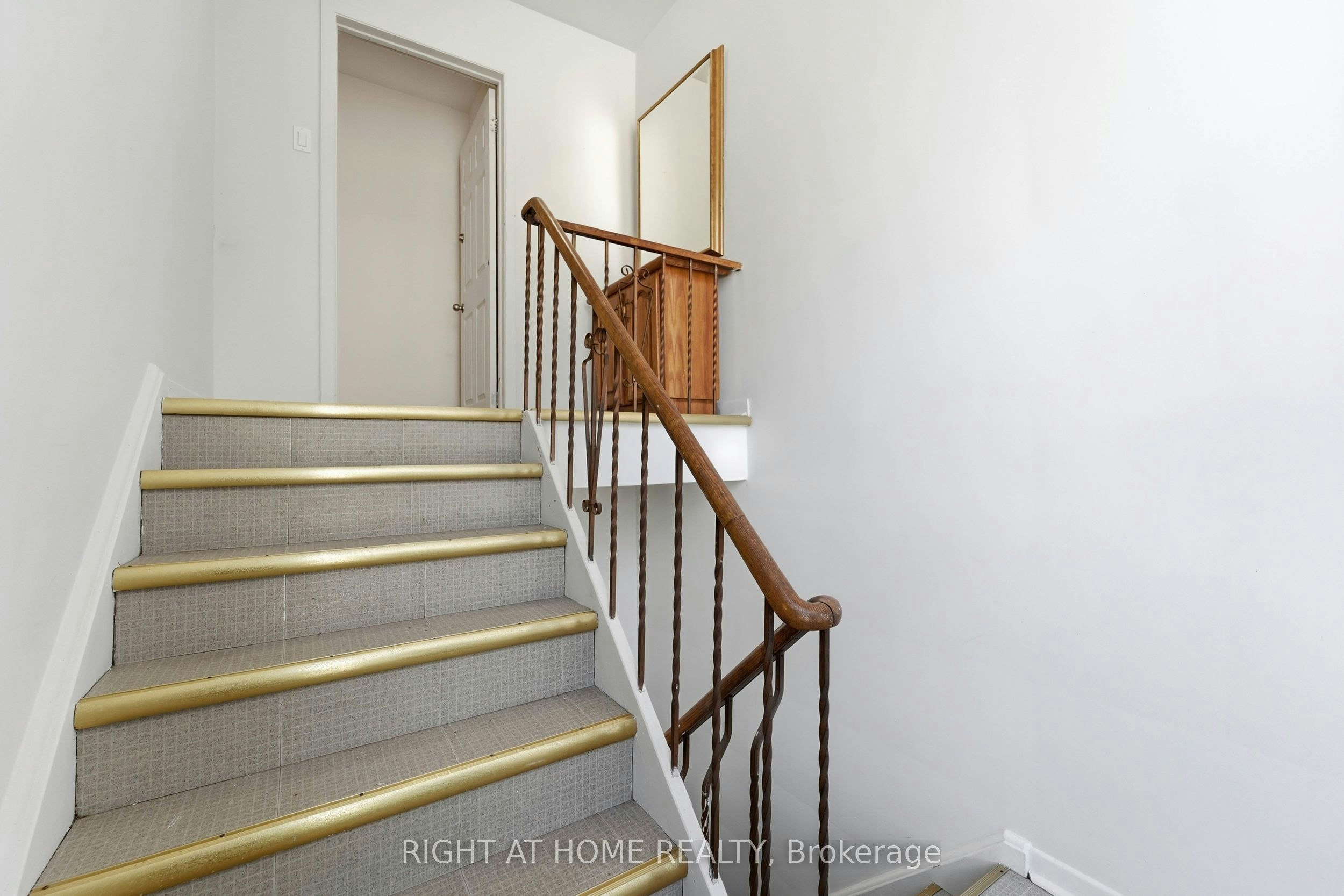 3 Carlis Place, Mississauga, ON, L5G 1A8 - 6
