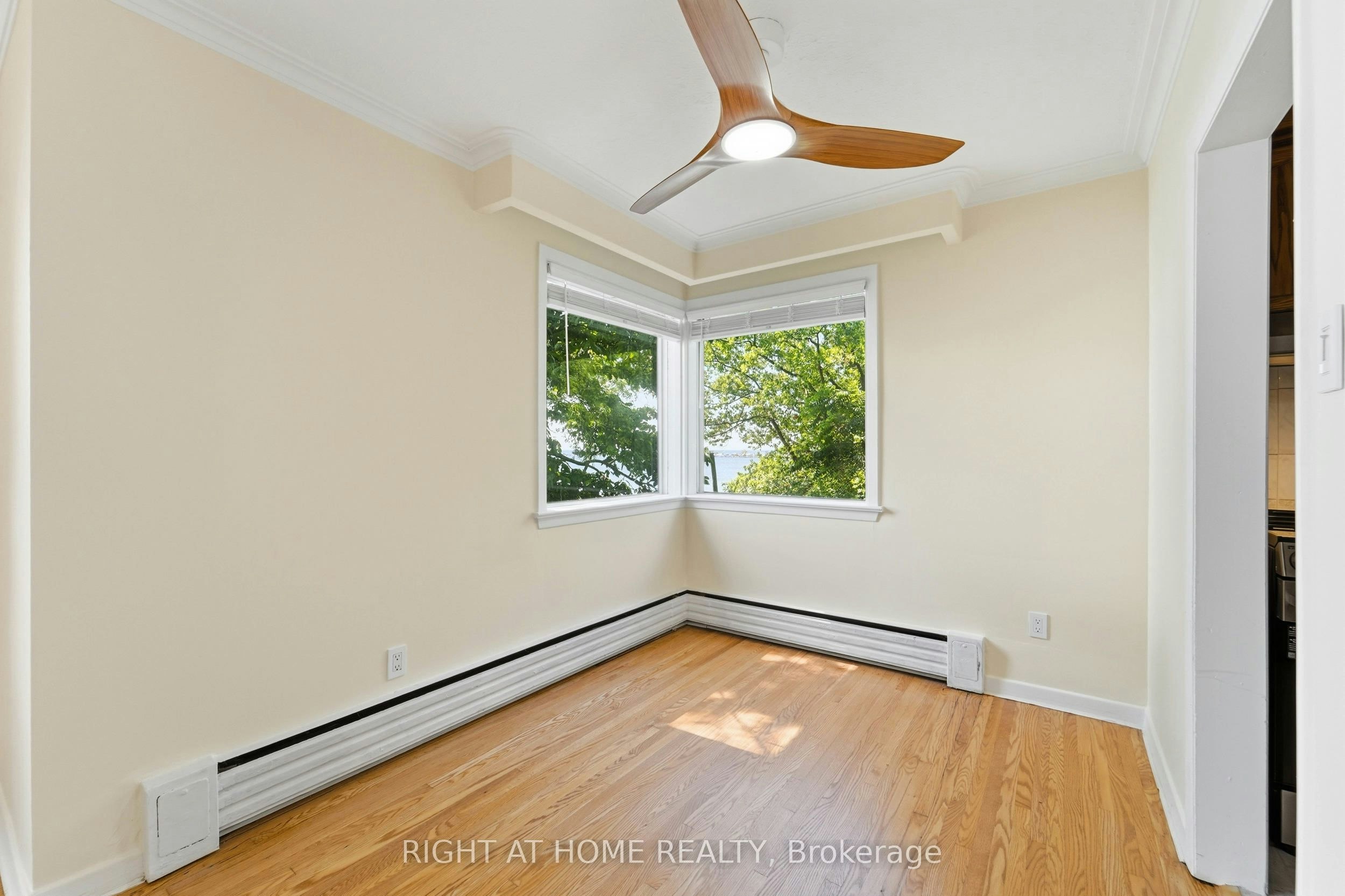 3 Carlis Place, Mississauga, ON, L5G 1A8 - 9