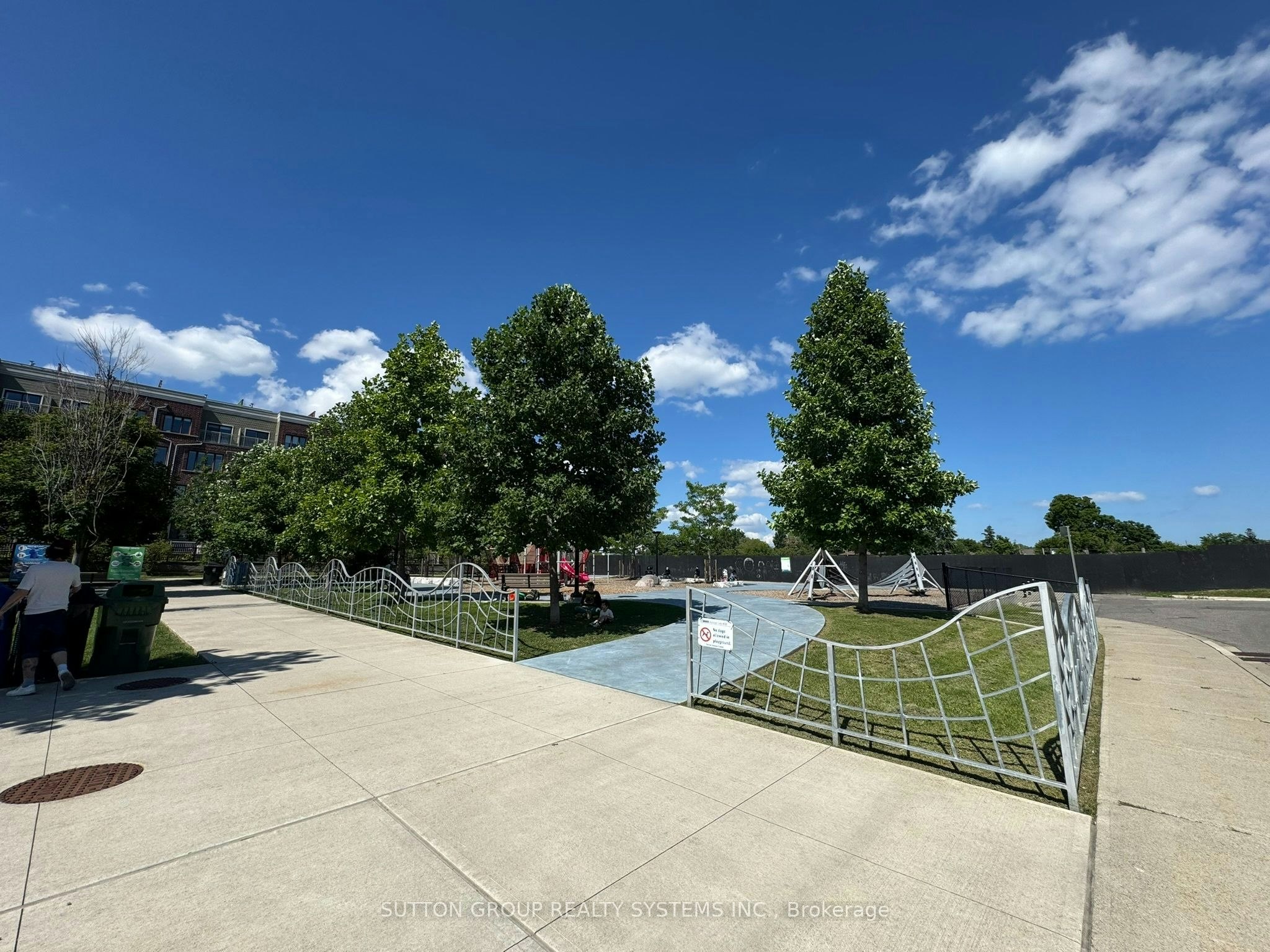 10-90 Eastwood Park Gardens, Toronto, ON, M8W 0B2 - 14