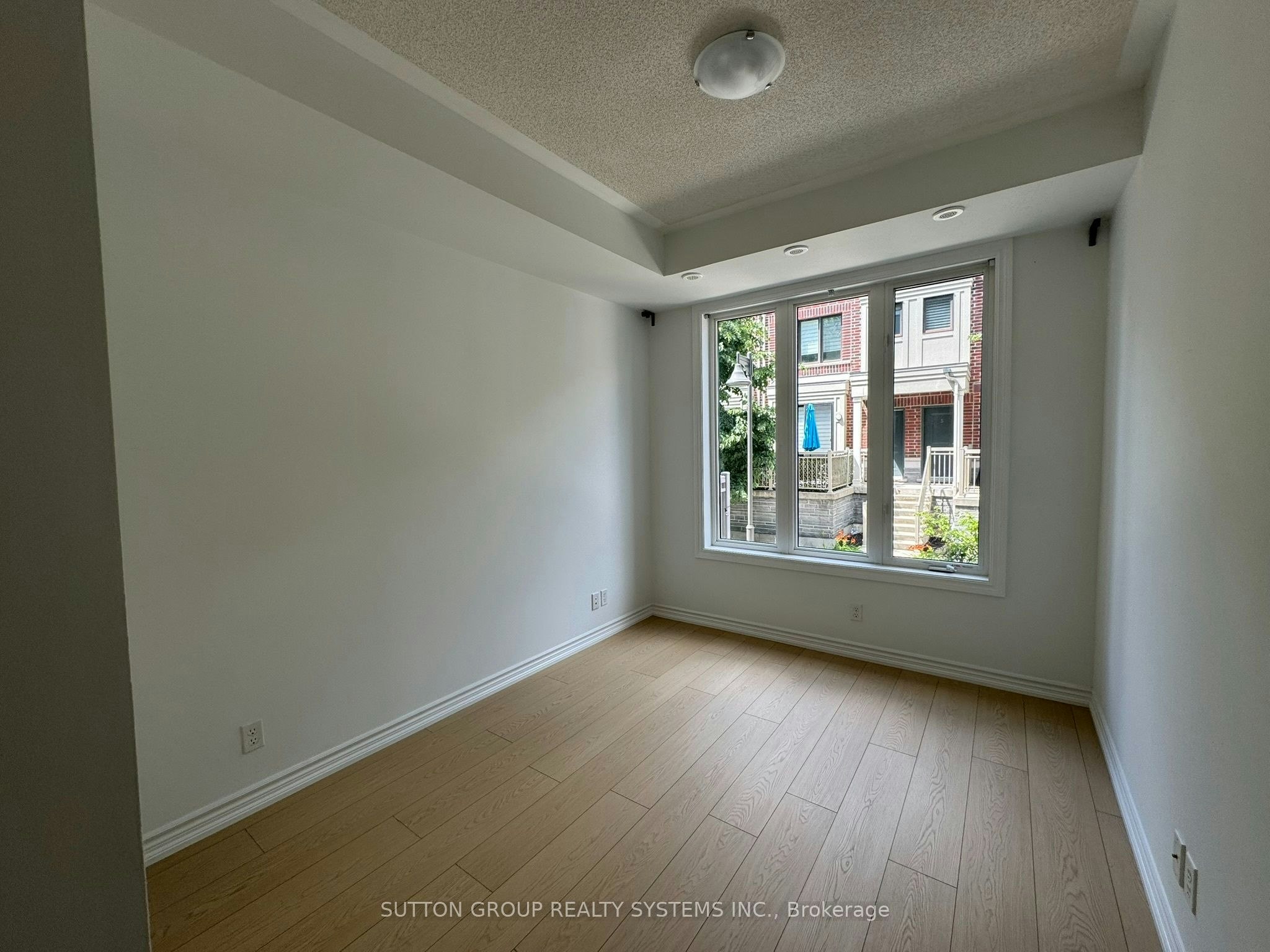 10-90 Eastwood Park Gardens, Toronto, ON, M8W 0B2 - 6