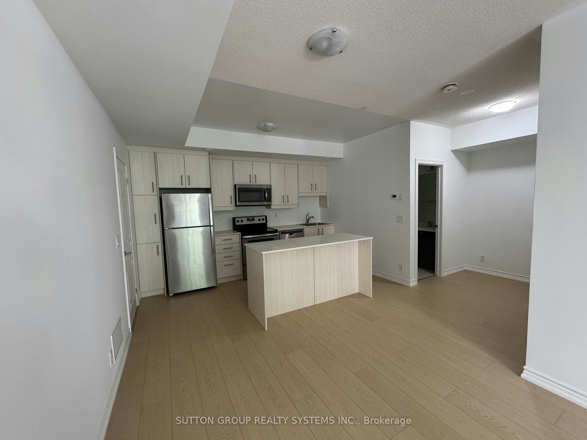 10-90 Eastwood Park Gardens, Toronto, ON, M8W 0B2 - 5