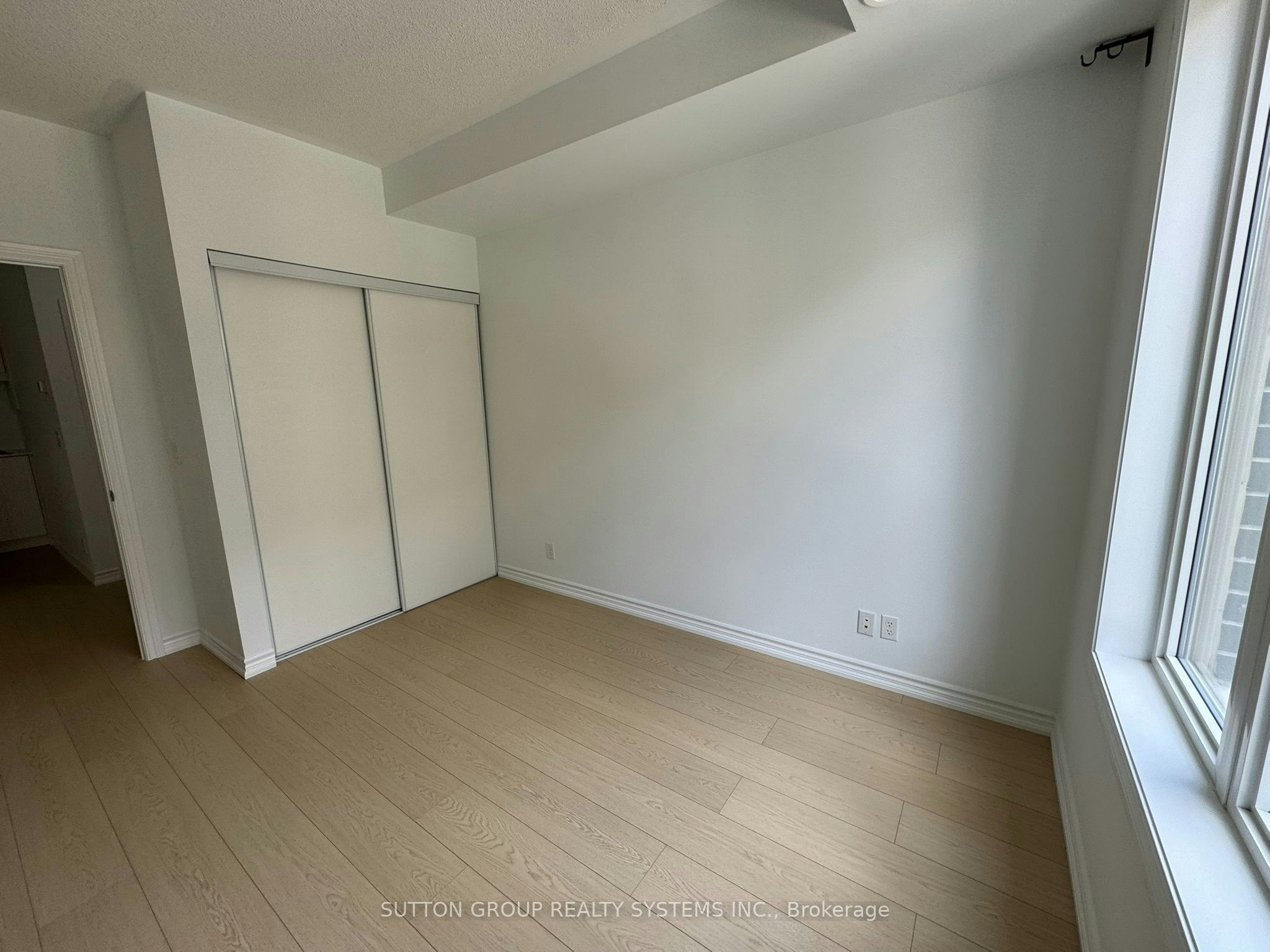 10-90 Eastwood Park Gardens, Toronto, ON, M8W 0B2 - 8