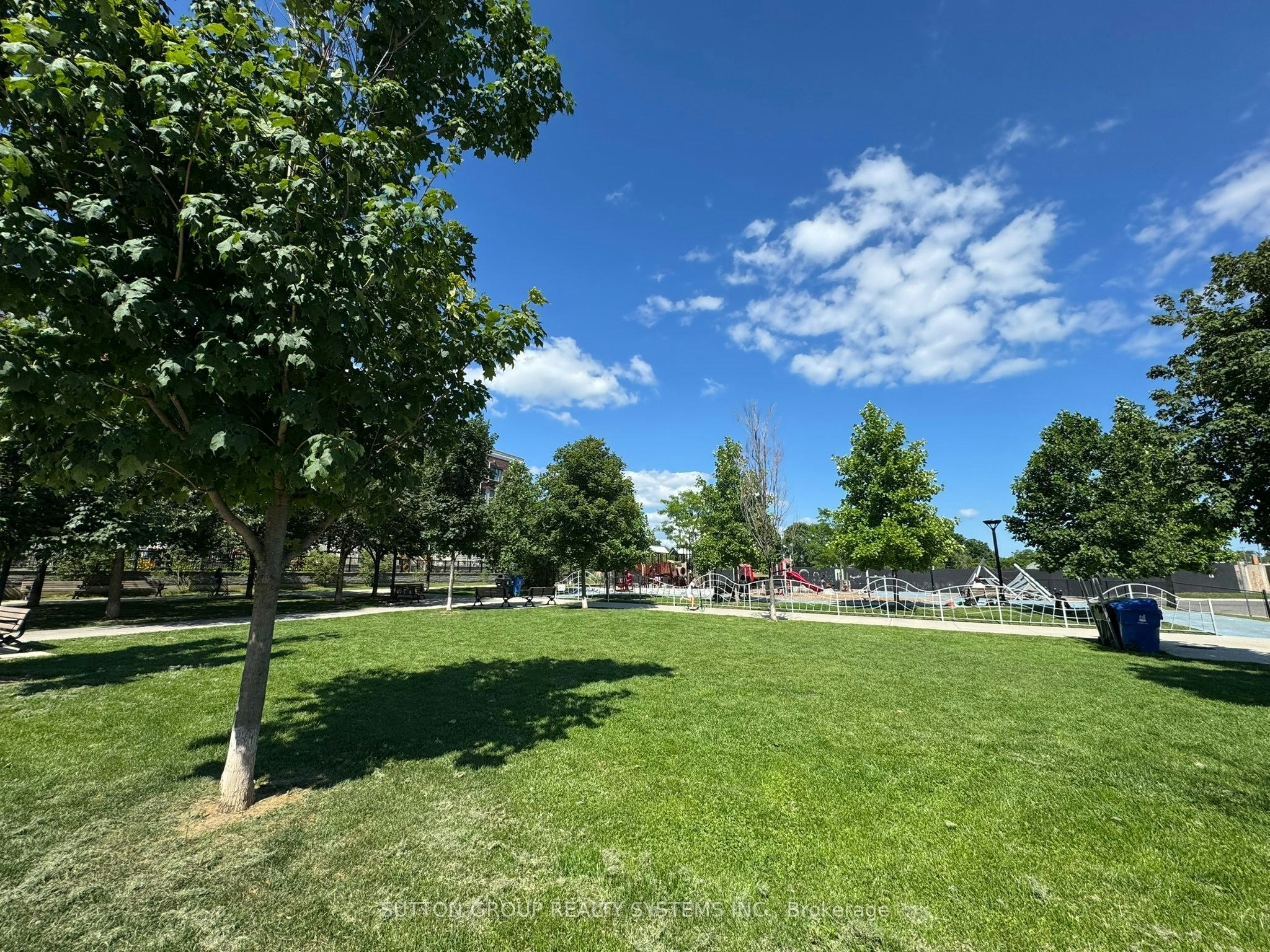 10-90 Eastwood Park Gardens, Toronto, ON, M8W 0B2 - 13