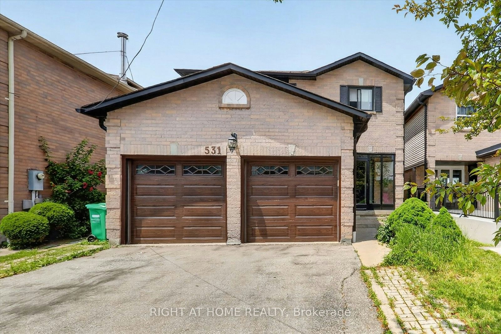 531 Wallenberg Crescent, Mississauga, ON, L5B 3L8
