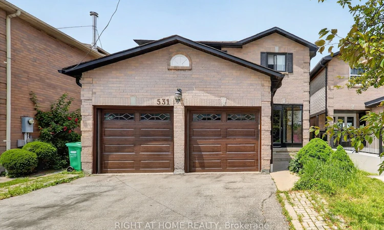531 Wallenberg Crescent