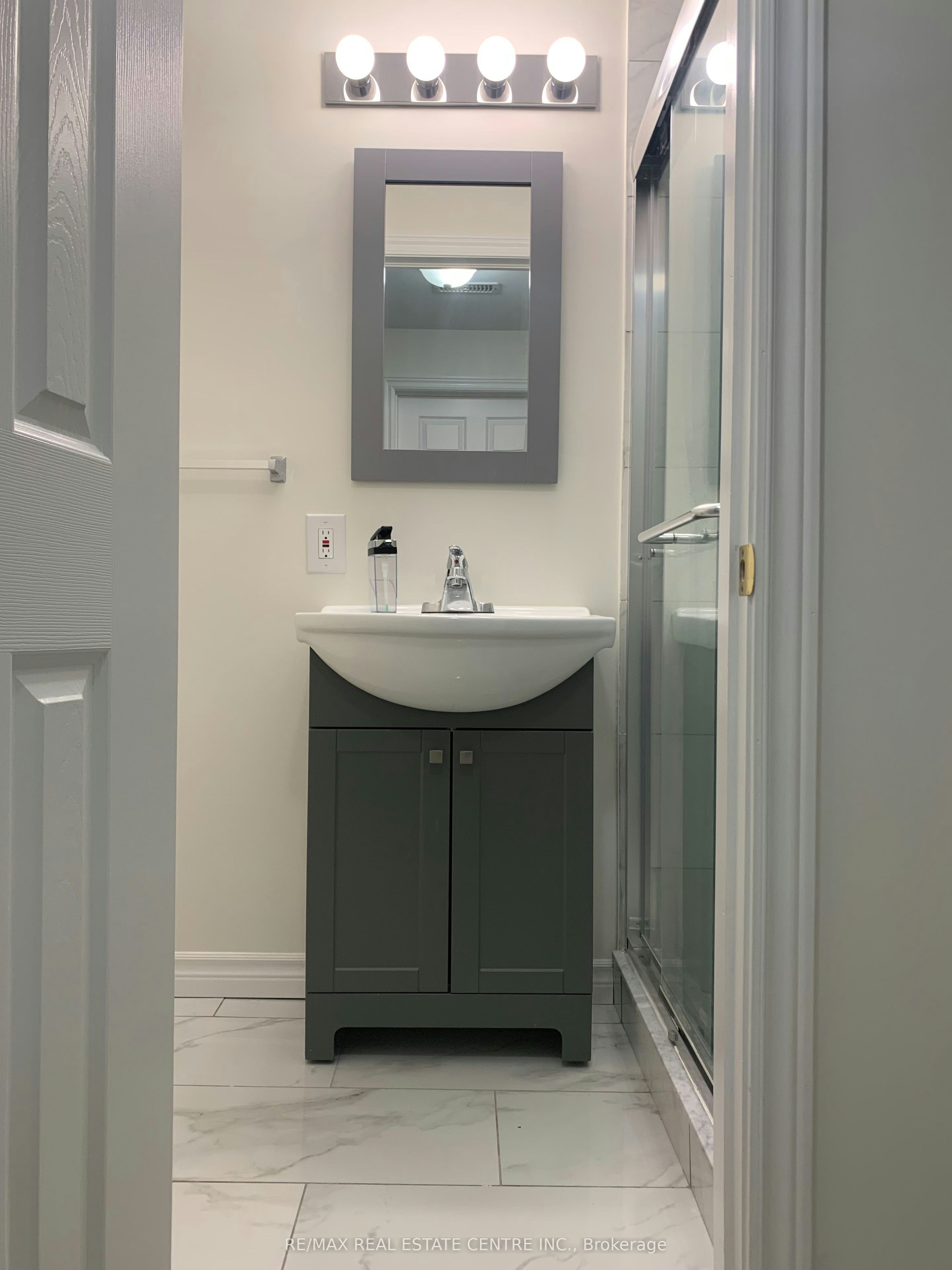Lower-54 Victor Large Way, Orangeville, ON, L9W 0B6 - 10