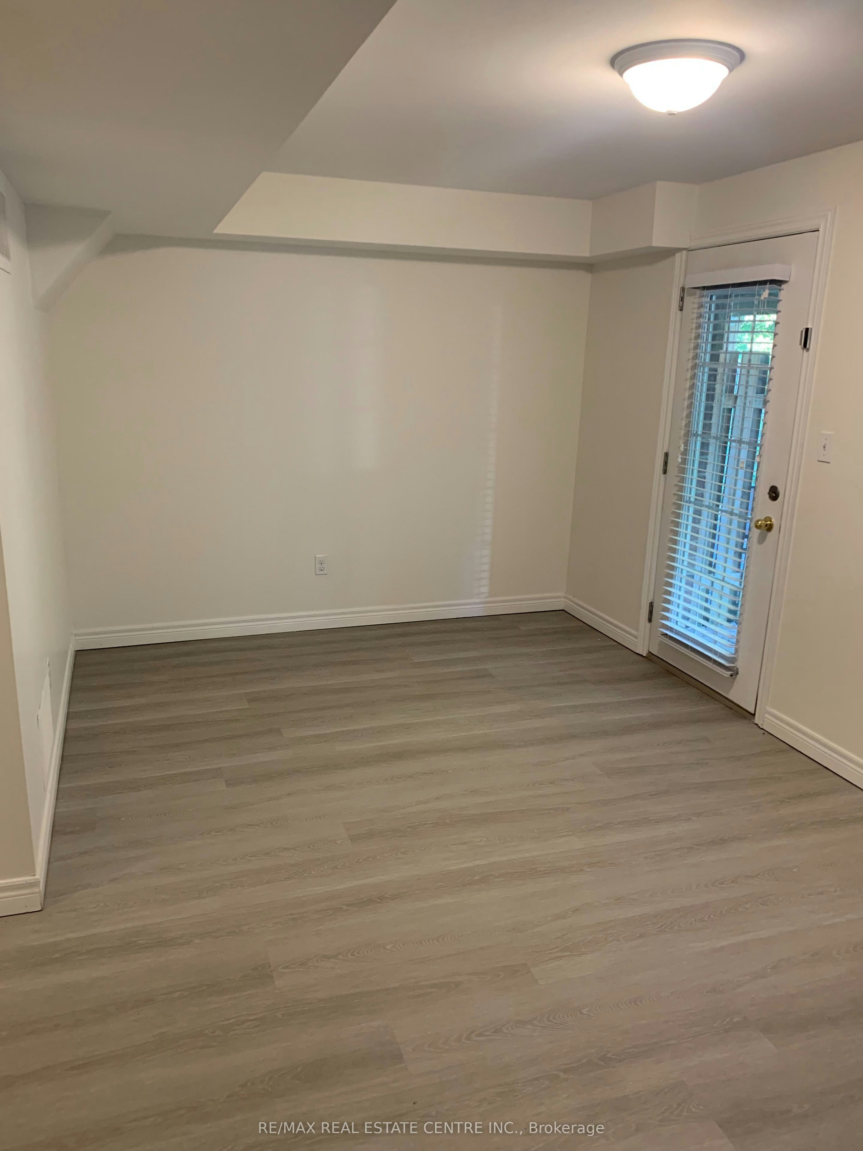 Lower-54 Victor Large Way, Orangeville, ON, L9W 0B6 - 5