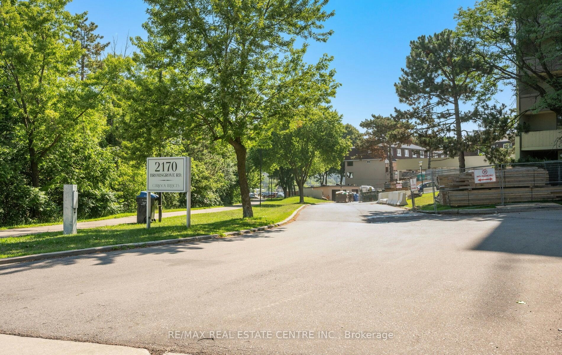 2-2170 Bromsgrove Road, Mississauga, ON, L5J 4J2