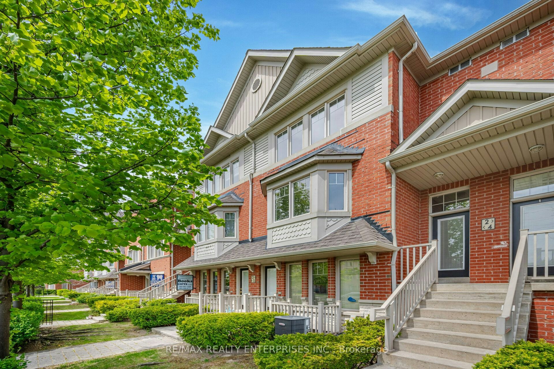 3,4-3375 Thomas Street, Mississauga, ON, L5M 0P7