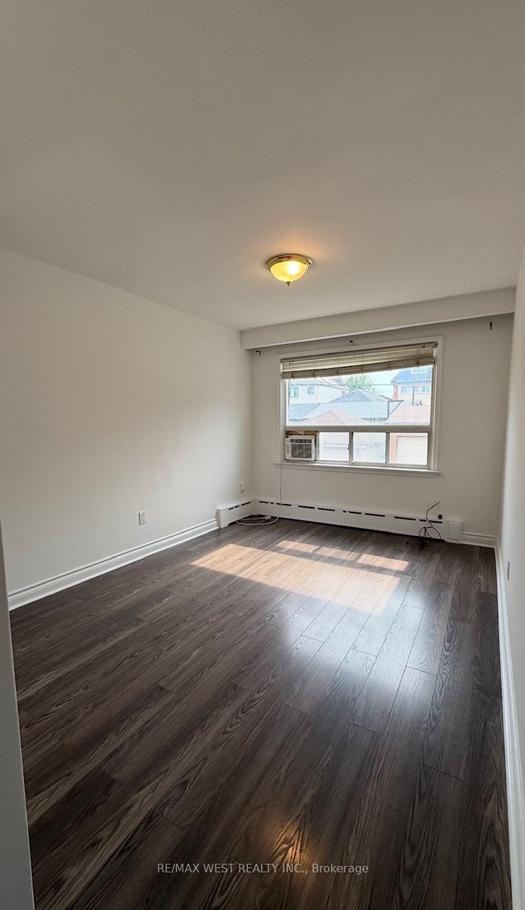 2-108 Kirknewton Road, Toronto, ON, M6E 3Y2 - 13