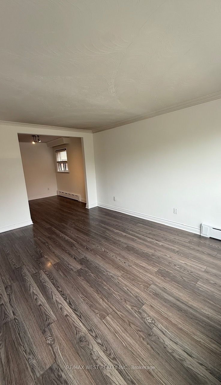 2-108 Kirknewton Road, Toronto, ON, M6E 3Y2 - 4
