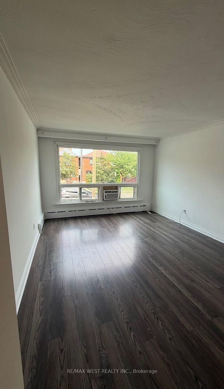2-108 Kirknewton Road, Toronto, ON, M6E 3Y2 - 2