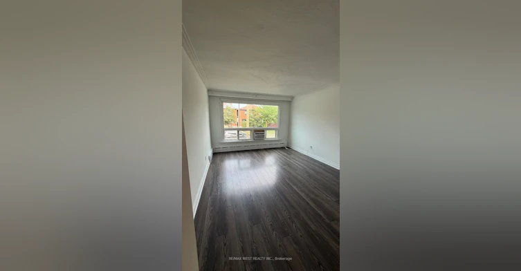 2-108 Kirknewton Road, Toronto, ON, M6E 3Y2 - 2