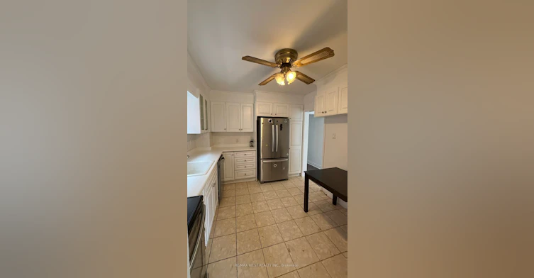 2-108 Kirknewton Road, Toronto, ON, M6E 3Y2 - 11