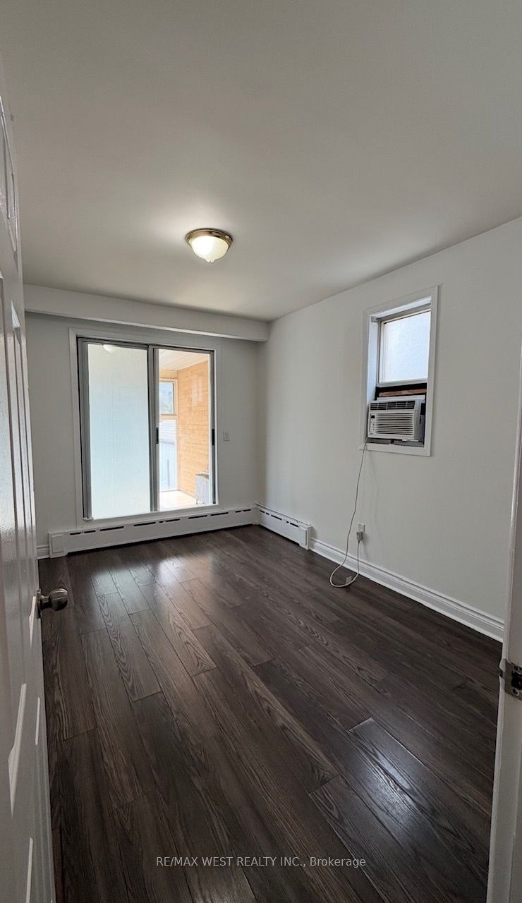 2-108 Kirknewton Road, Toronto, ON, M6E 3Y2 - 16