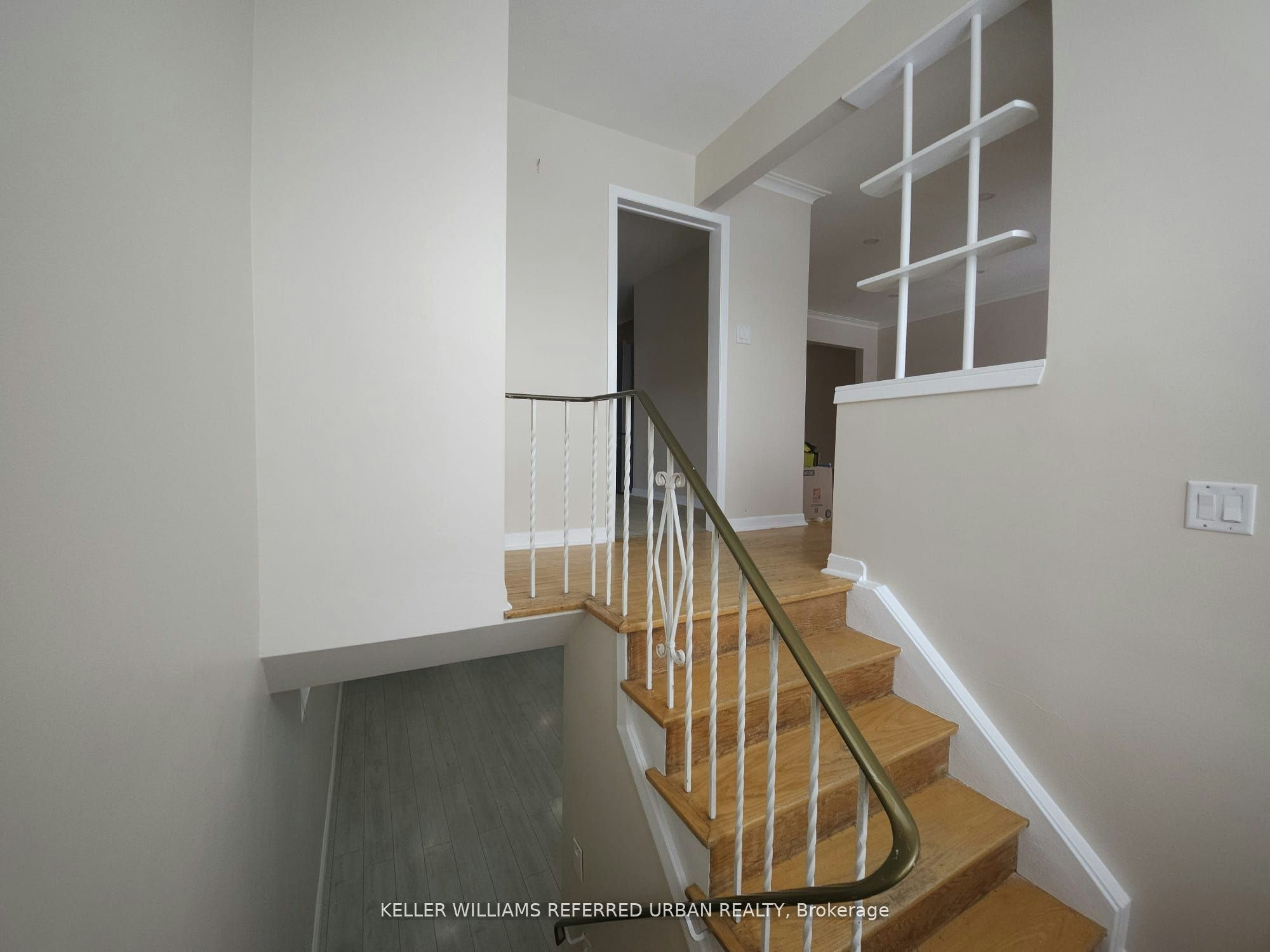 30 Picaro Drive, Toronto, ON, M3N 2B5 - 3