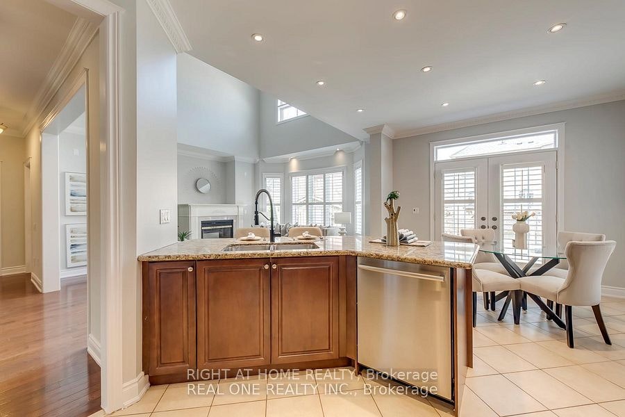 96 Spring Azure Crescent, Oakville, ON, L6L 6V8 - 16