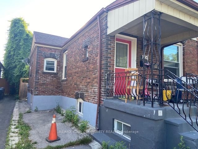 Basement-504 Caledonia Road, Toronto, ON, M6E 4V2 - 17