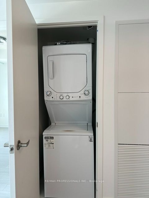 1011-4010 Eglinton Avenue W, Toronto, ON, M9A 0G5 - 13