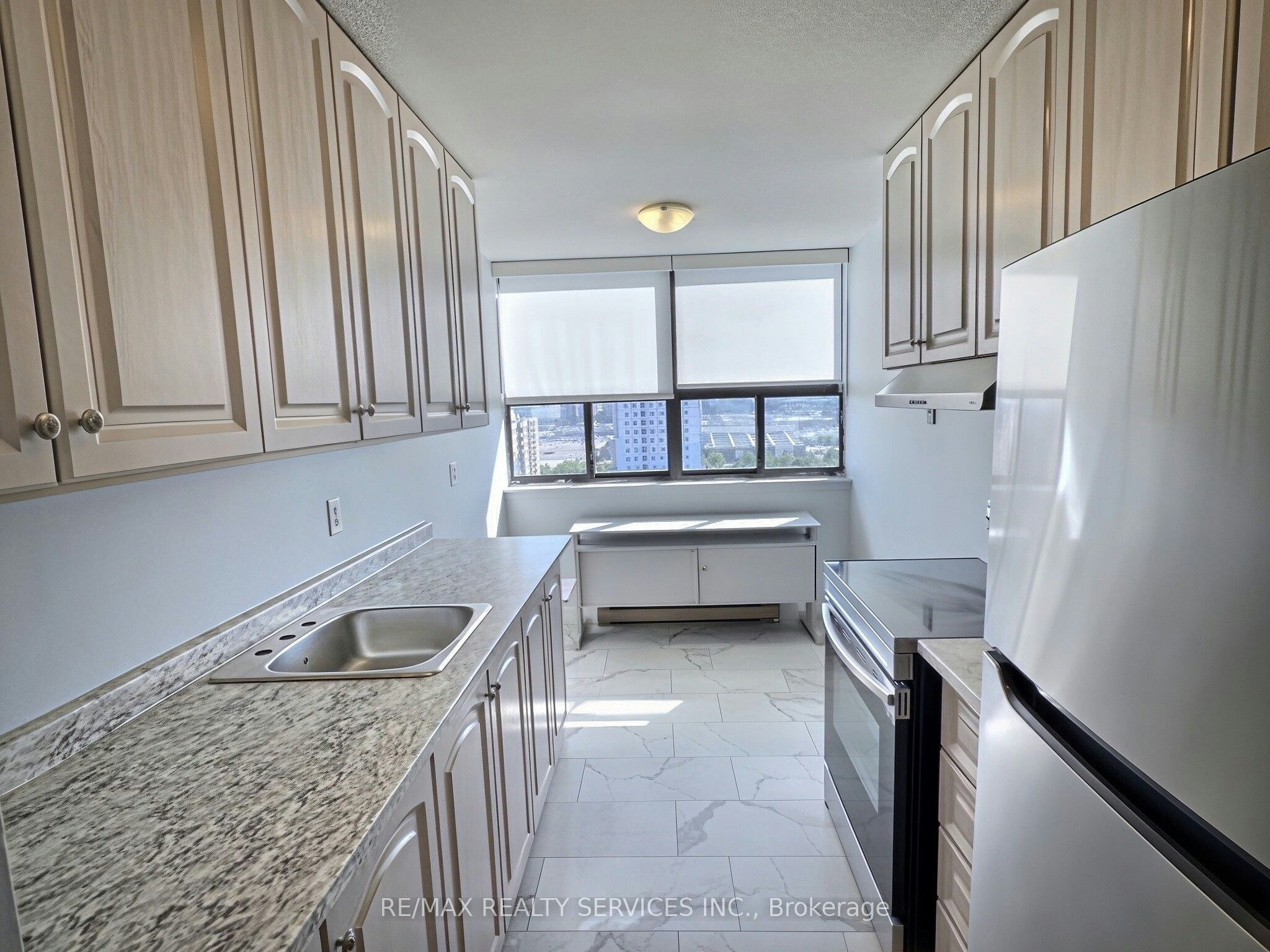 1812-18 Knightsbridge Road, Brampton, ON, L6T 3X5 - 10
