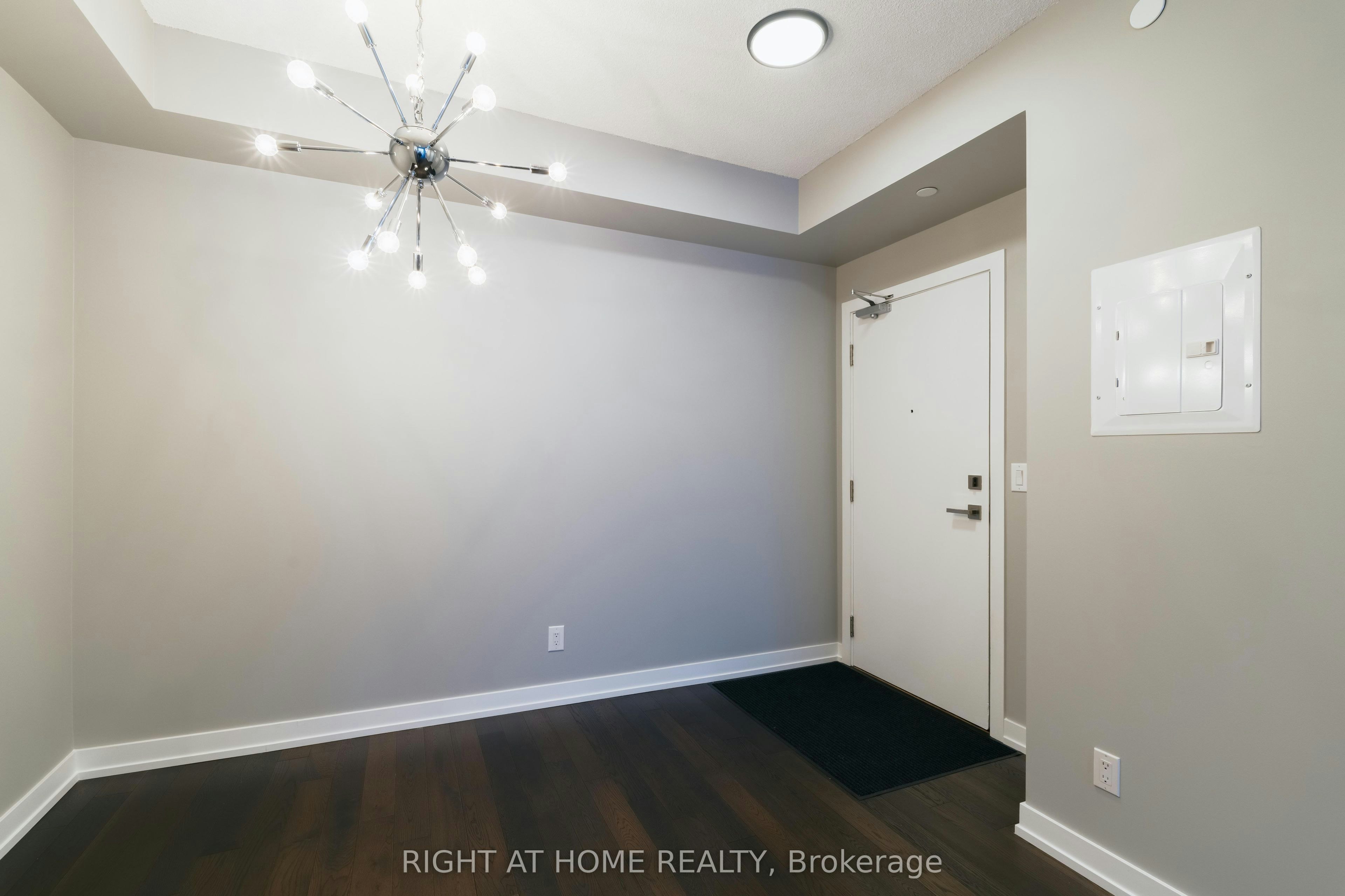 4611-4011 Brickstone Mews, Mississauga, ON, L5B 0G3 - 2